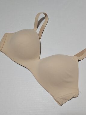 Wacoal Smooth Seamless Light Nude Wirefree Bone In Sides Bra Size 38B